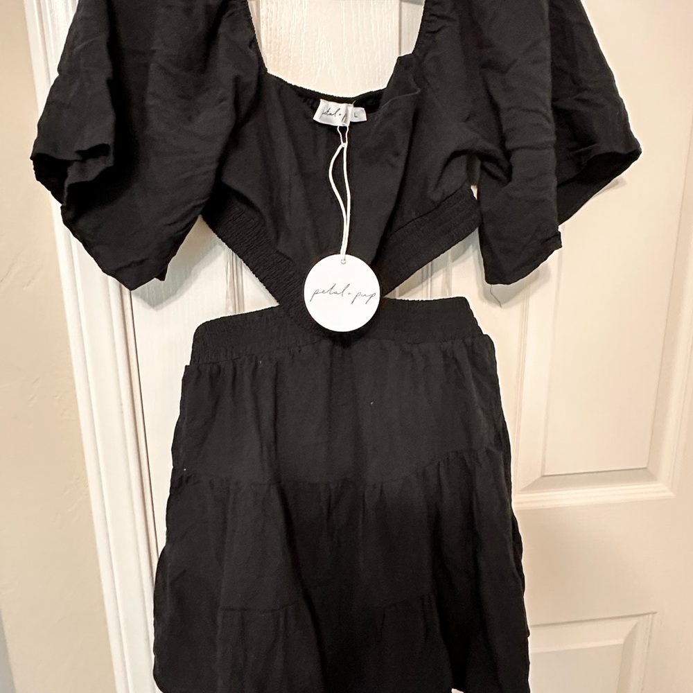 Petal & Pup Black Smocked Cut-Out Dress – Size Large – Brand New With Tags
